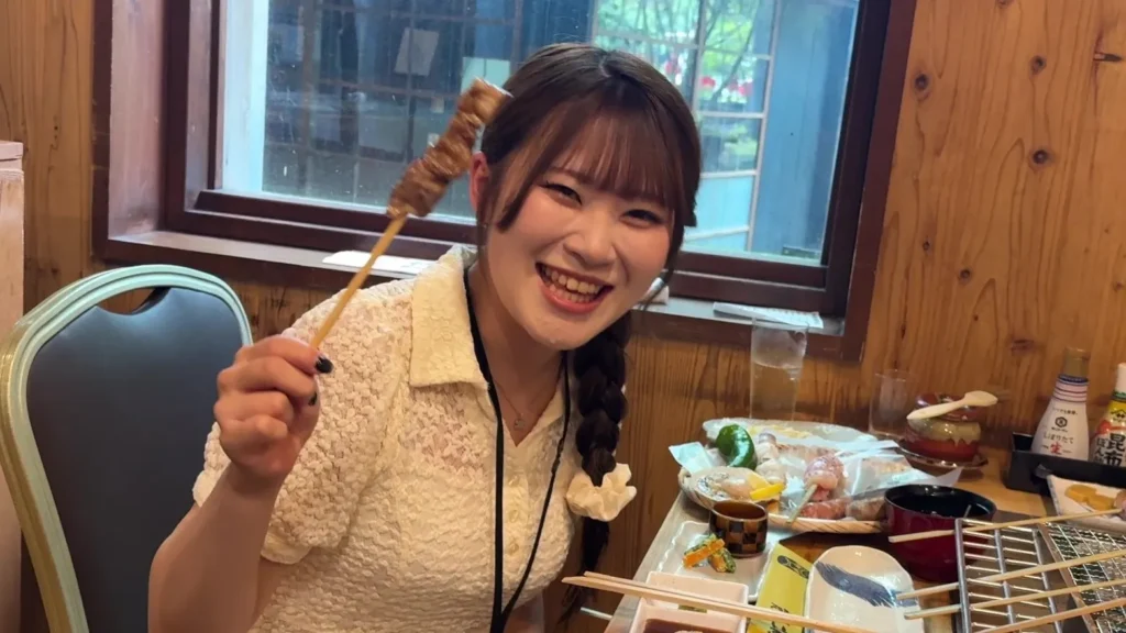 ［画像：炉端焼きの様子②］